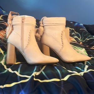 Pink 7.5 JustFab Booties